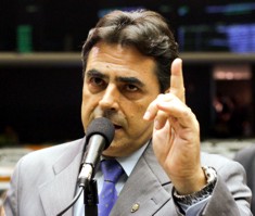 Domingos Sávio defende que Orçamento não seja votado antes da análise dos vetos domingos foto camara